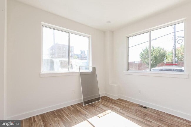 Photo - 1433 Brown St Unit 3