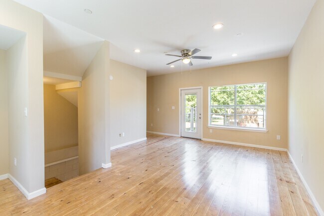 Photo - 55 N Warren St