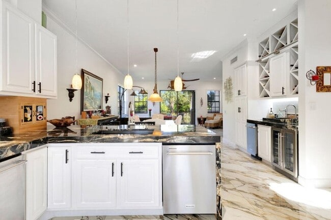 Photo - 301 del Sol Cir