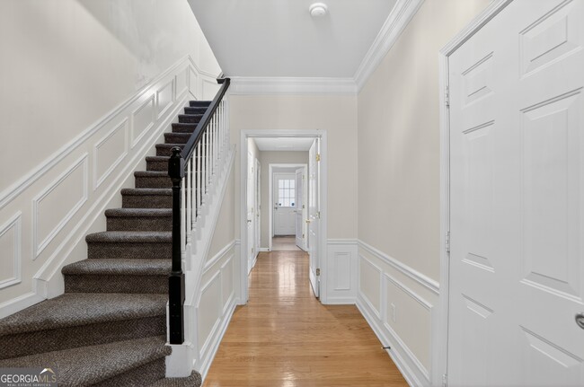 Photo - 5104 Manerdale Dr SE