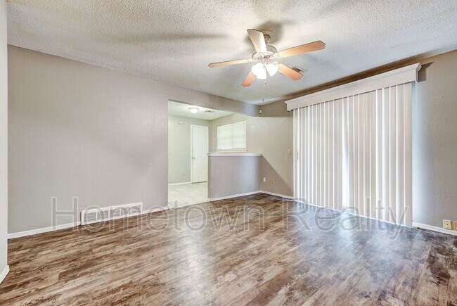 Photo - 5216 Creekwood Terrace