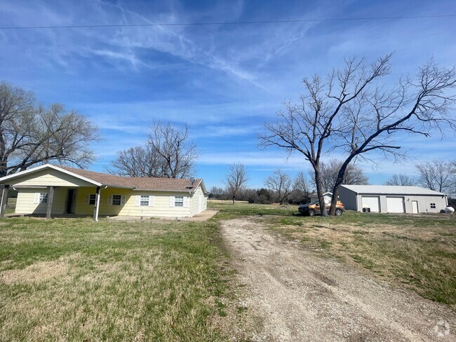 Building Photo - strafford Rental