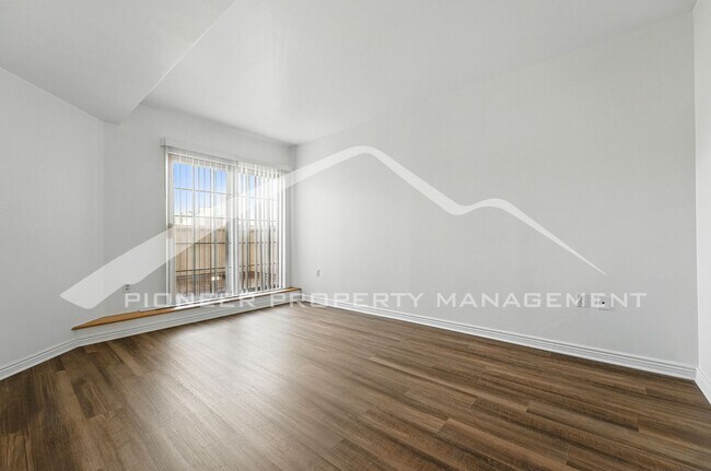 Photo - Amazing Condo with Patio and Central AC! Unidad 8H