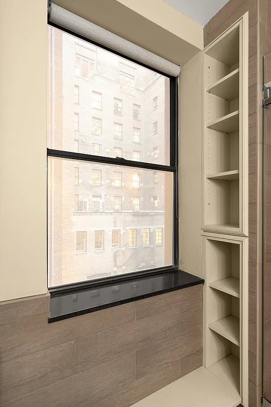 32 W 40th St Unit 25L