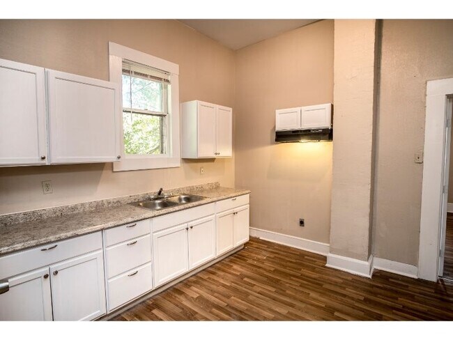 Photo - 308 Belmont Unit A