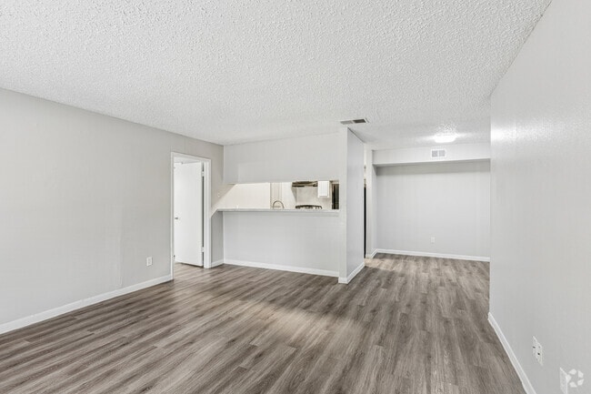 A2BR, 2BA - 1,040SF - Living Room