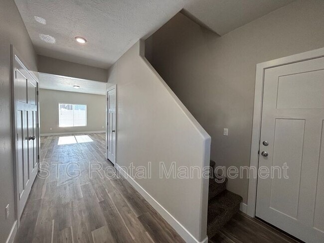 Photo - 1509 W Topaz Dr Unit #C