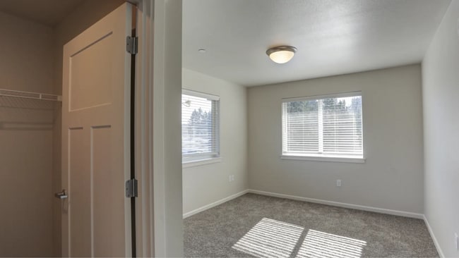 Photo - Waterside Apartments