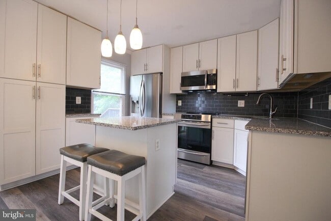 Photo - 953 Ferndale Ave