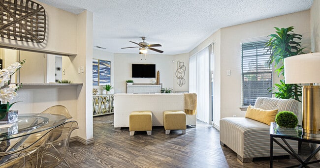 Oaks of Lewisville Apartments