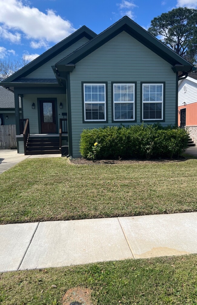 Building Photo - 502 Warrington Dr Rental