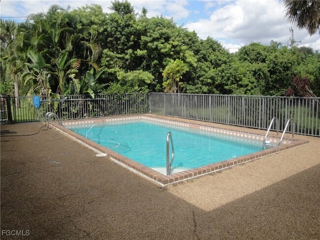 Photo - 620 Robert Ave