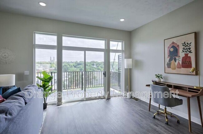 Photo - 630 N 46th St