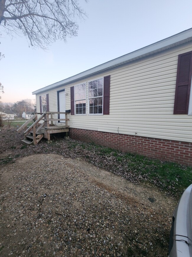 Photo - 64 Rosebud Ave