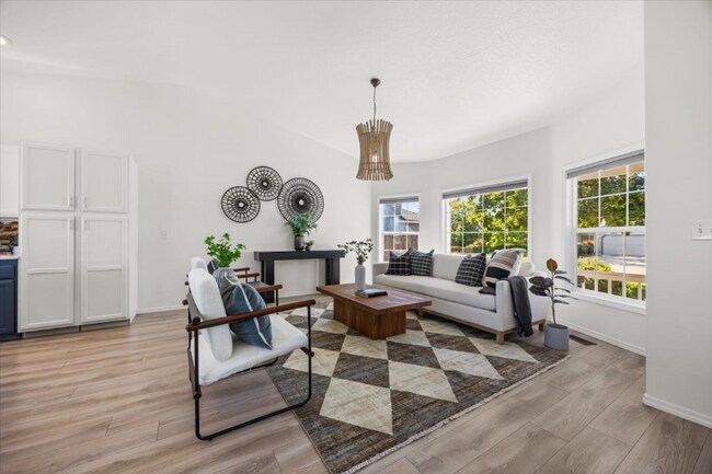 Photo - 5174 N Rothmans Ave