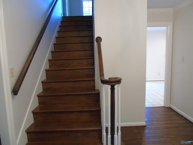 Photo - 3317 Lookout Dr SE