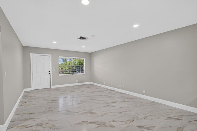 Photo - 4873 Arthur St