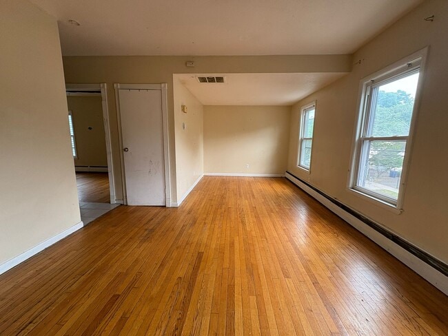 Photo - 249 Munson St Apartments Unit 2