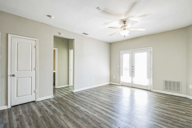 Villas at Colt Run Apartments