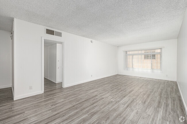 1BR, 1BA - 775SF - Living Room - La Maison