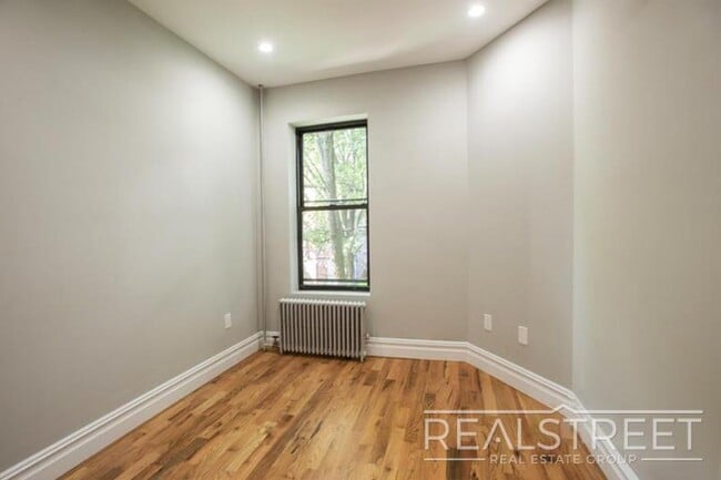 Photo - Stunning & Charming 1 BED in Historic Crown Heights Brownstone Unit 2R