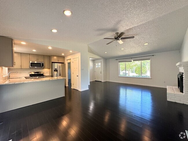 Building Photo - Charming 3-bedroom 2-bathroom Steilacoom R... Rental