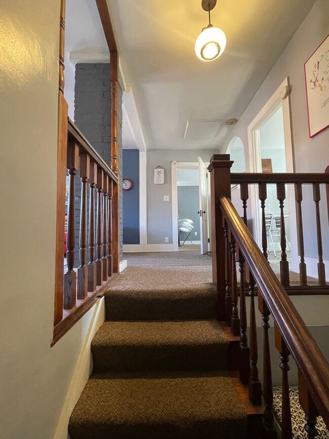 Photo - 263W Unit 263.5W - Upstairs