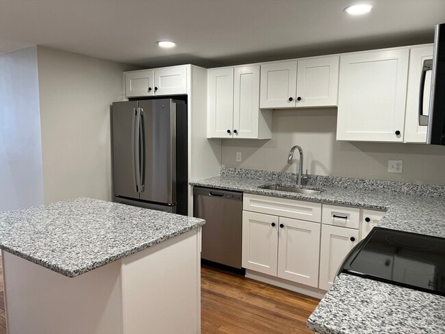 Photo - 34 St Joseph St Unidad 36