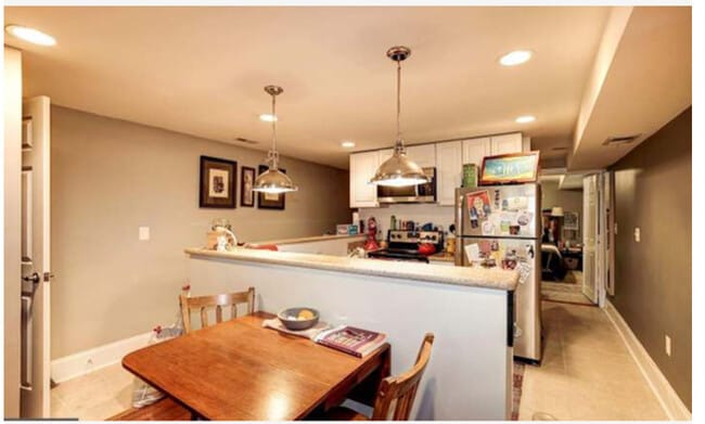 Building Photo - 441 12th St NE Unit A