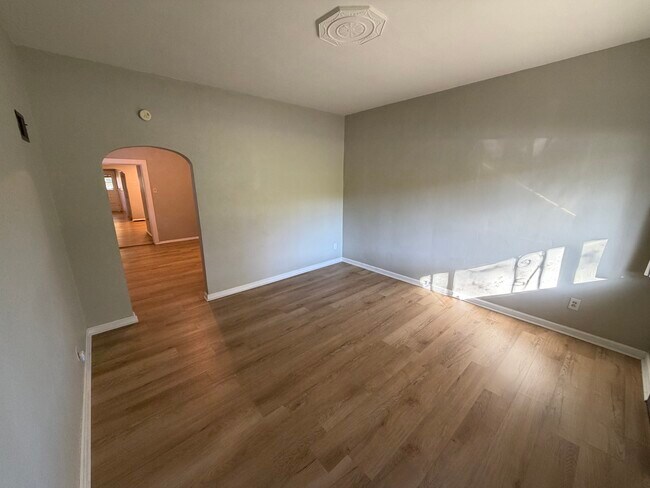 Photo - 5331 Arsenal St