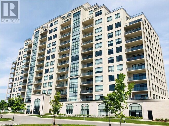 Photo - 260 Villagewalk Blvd