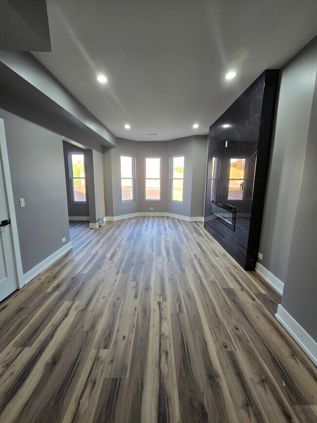 Photo - 3732 S Calumet Ave Unidad 2