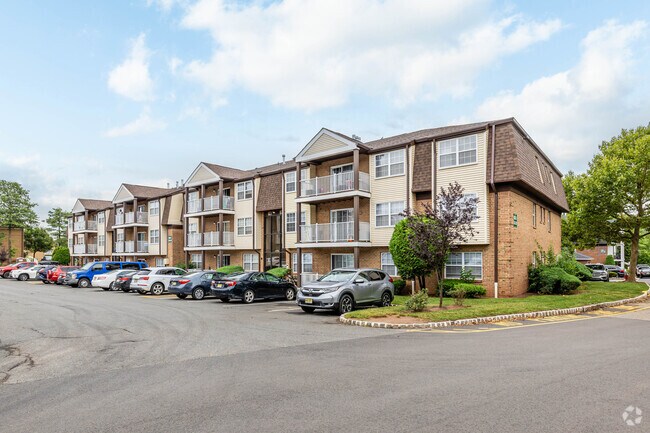 Oak Tree Village