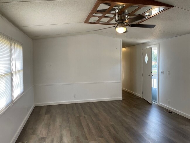 Photo - 3 BED, 2 BATH MOBILE HOME