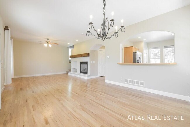 Photo - 2815 Canby Way