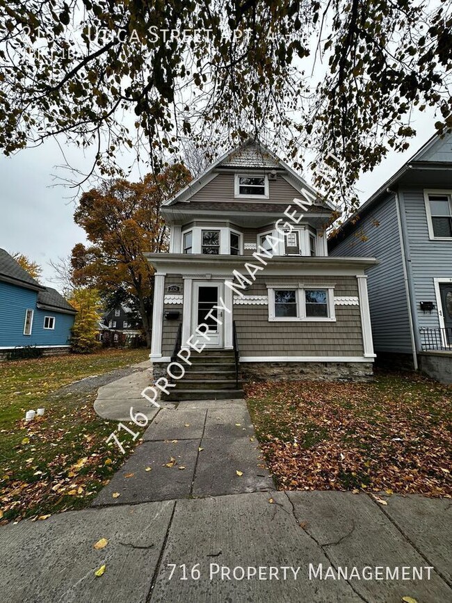 Photo - 215 W Utica St Apartment Unit 4
