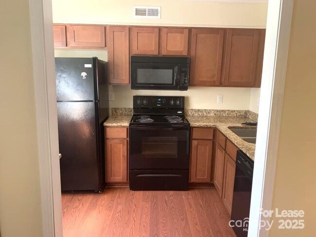 Photo - 1207 Green Oaks Ln Unit L