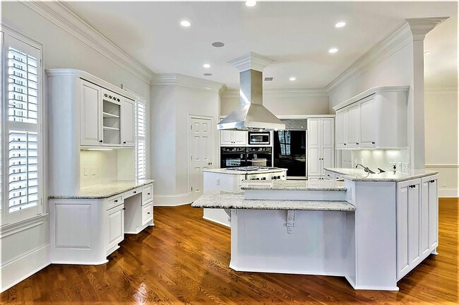 Photo - 3657 Peachtree Rd NE