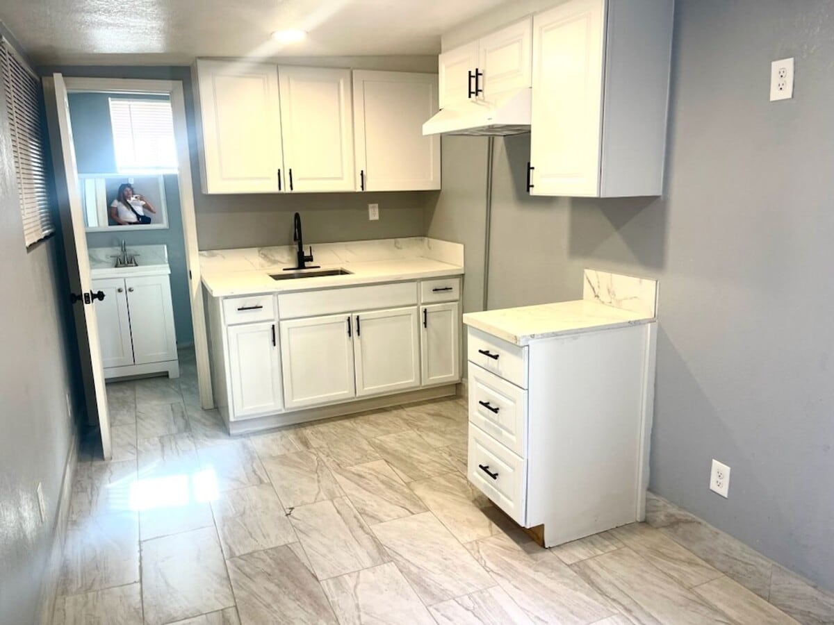 Photo - 1802 Forrest St Apartment Unit 1802 Forrest Ave - Studio