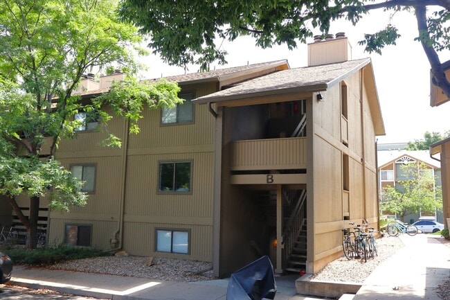 Building Photo - Affordable & Functional Student Living Nea... Rental