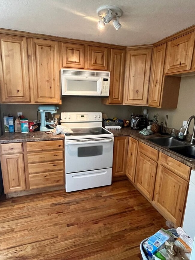 Photo - Charming home Unit 2-UP