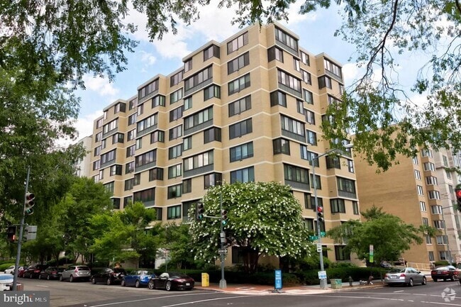 Building Photo - 2030 F St NW Unit 803 Rental