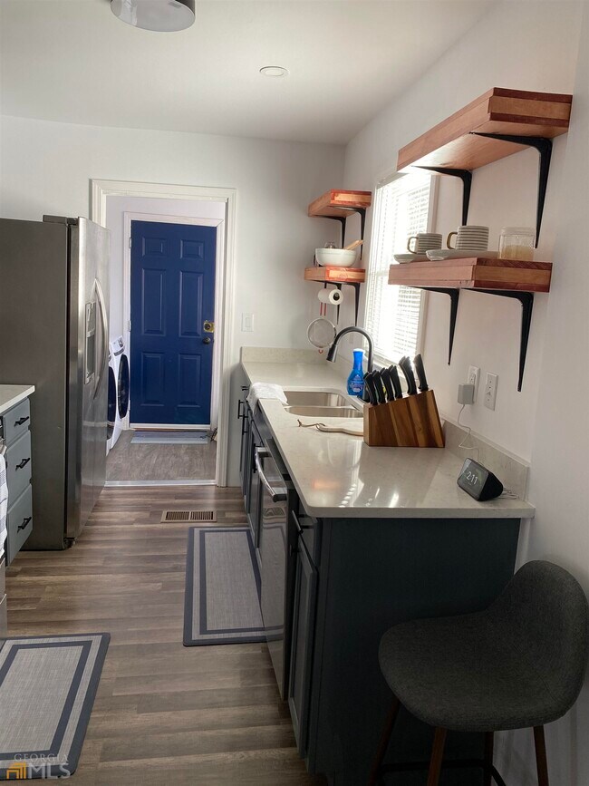 Photo - 466 Pegg Rd SW