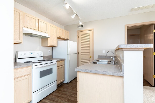 Building Photo - The Ridge at Chestnut Hill