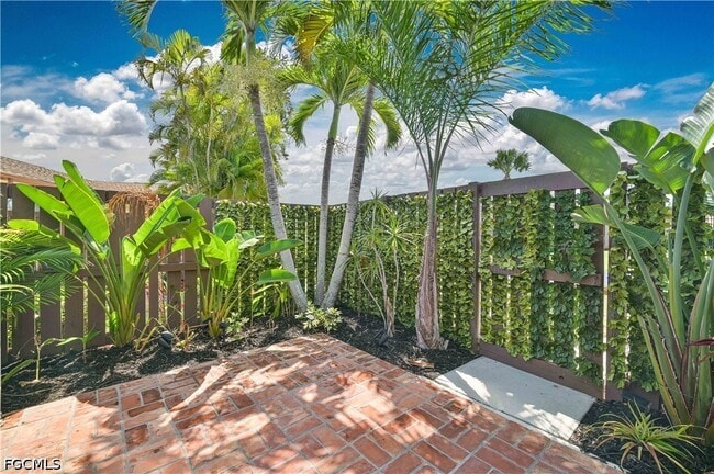 Photo - 6386 Royal Woods Dr
