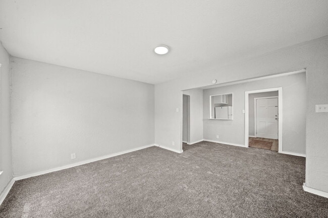 Photo - 1721 W 5th St