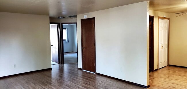 Photo - 414 S Curtis Rd