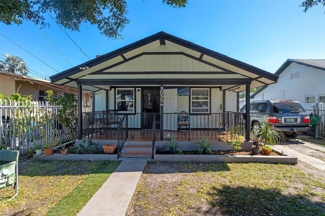 Building Photo - 3055 NW 23rd Ave