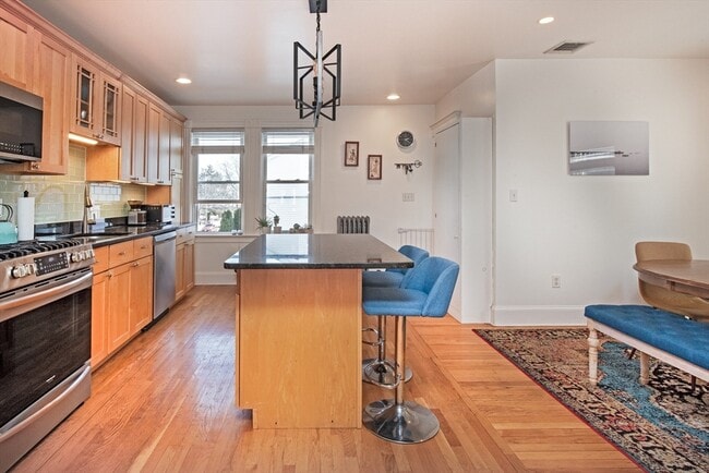 Photo - 2-4 Holton St
