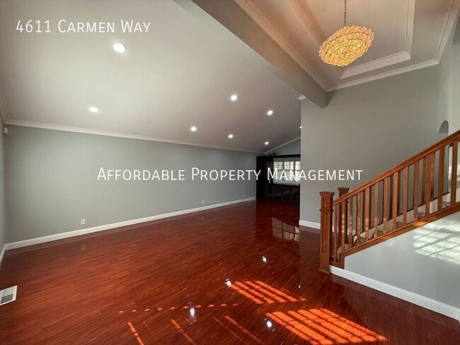 Photo - 4611 Carmen Way